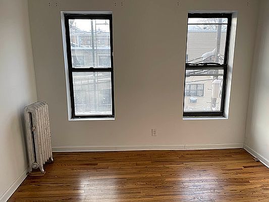 4th image of 96 Hart St #2D