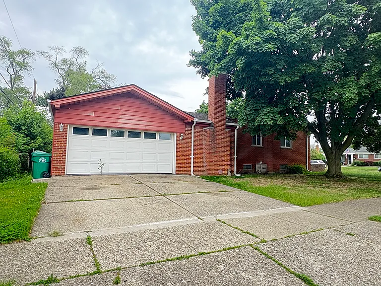 32624 Windsor St — Photo 5