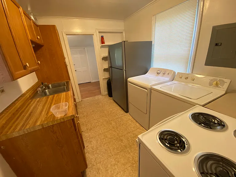 1217 Barnes St NW — Photo 9