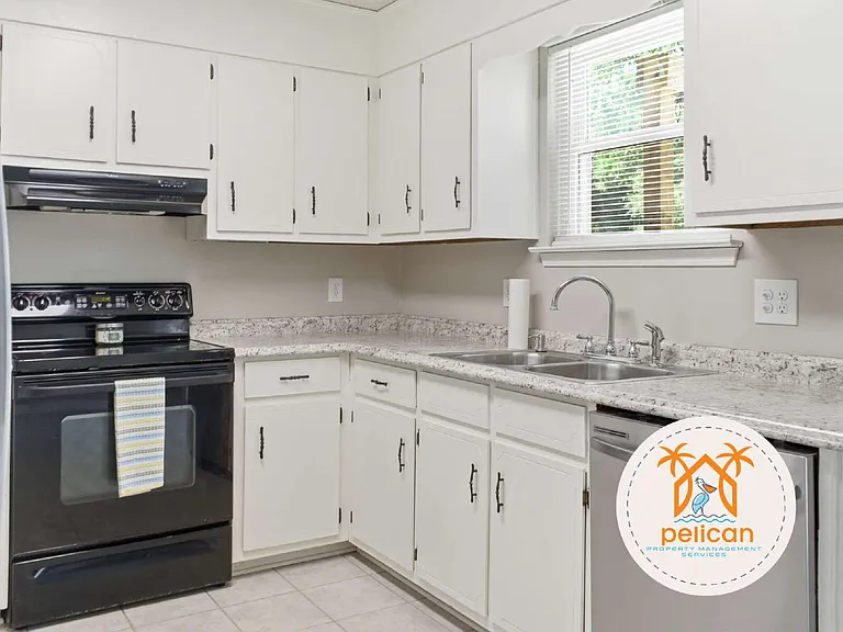 648 Deedra Ave — Photo 13
