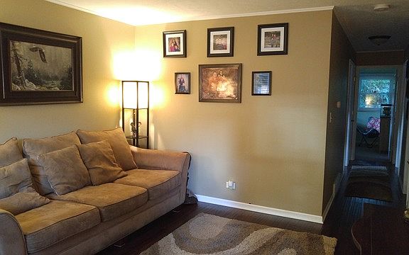 4th image of 1223 Meadowbrook Dr