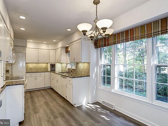 3rd image of 9012 Penn Manor Ct