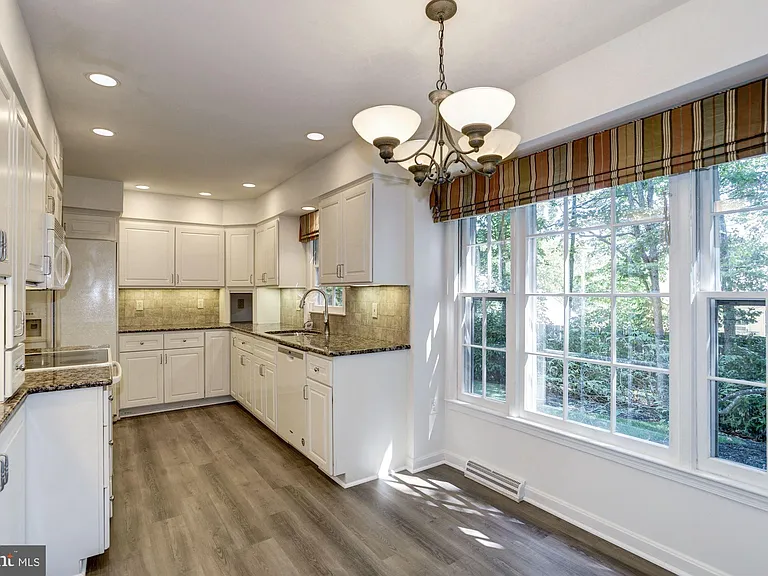 9012 Penn Manor Ct — Photo 3