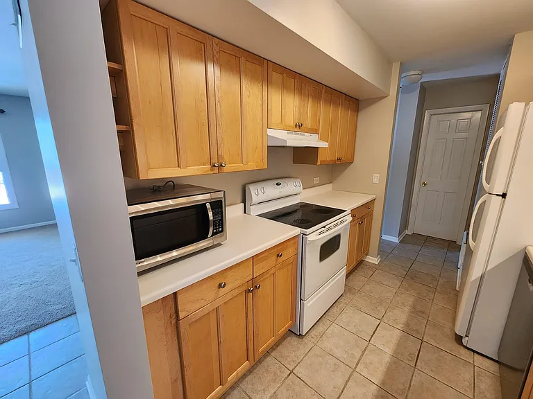 560 Shorely Dr #204 — Photo 20