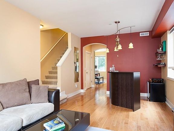 4th image of 18283 NE 97th Way Unit 104