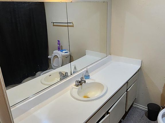 5th image of 710 E Workman St #A