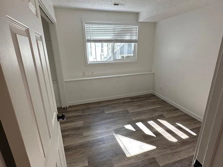 883 N Gossett Pl — Photo 10