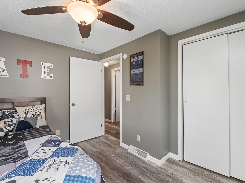 112 7th Ave, Donahue, IA 52746 Zillow