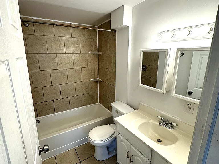 1328 N 6th St #2F — Photo 8