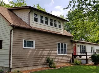 707 E 4th St, El Paso, IL
