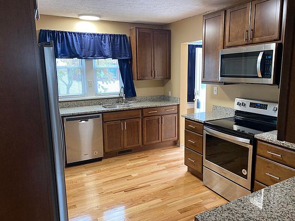 5th image of 1374 Catawba St