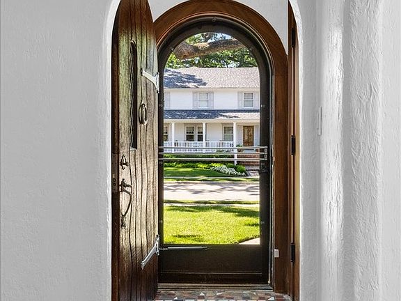 3rd image of 304 Laurel Ave