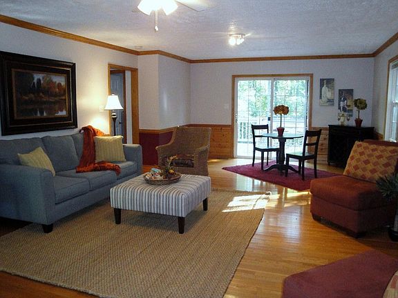 3rd image of 1907 Eastwood Ct