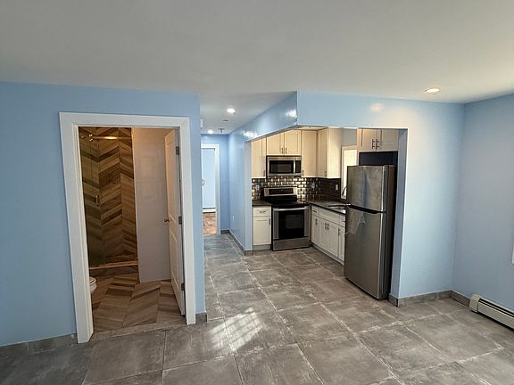 3rd image of 938 Tilden St #1