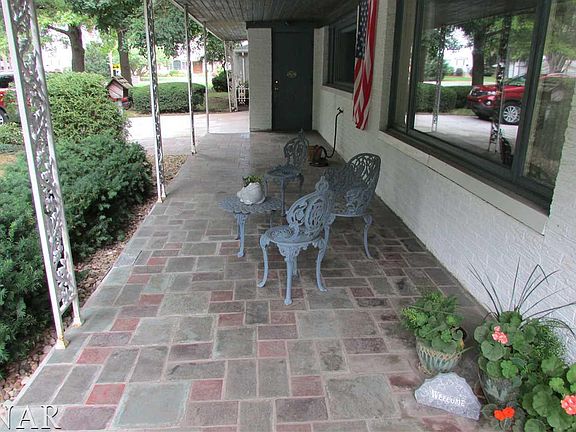 2nd image of 904 Hastings Dr