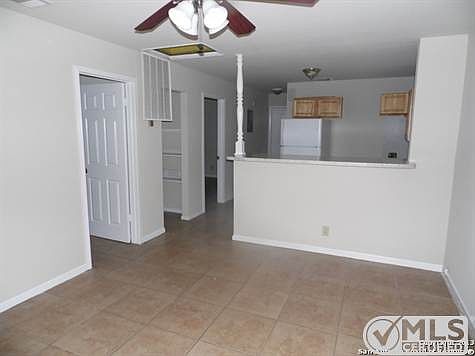 5th image of 1406 Kendalia Ave