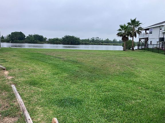 3rd image of 4408 Island Dr