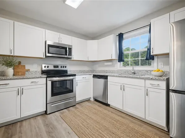397 Deputy Ln Unit E, Newport News, VA 23608