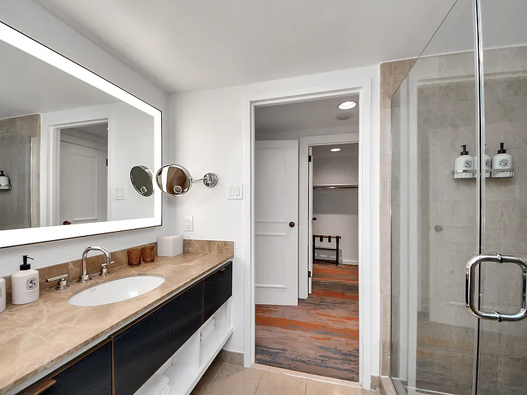 1300 Lamar St #S9 — Photo 29