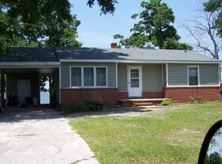 195 Riverside Dr, Sneads Ferry, NC 28460