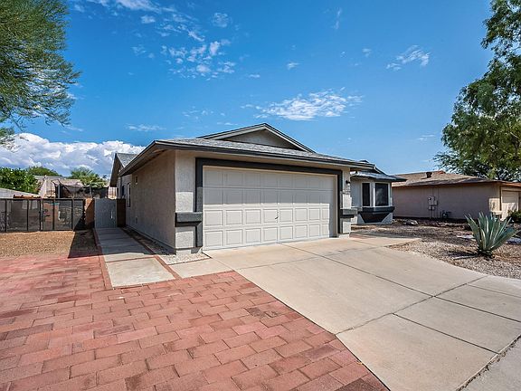 4th image of 8480 N Snowdrop Dr