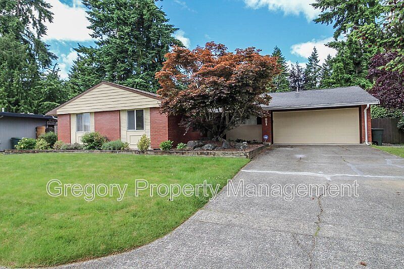 1st image of 821 171st Pl NE