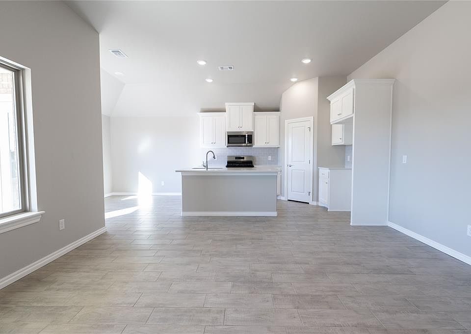 1st image of 8717 Poppey Pl