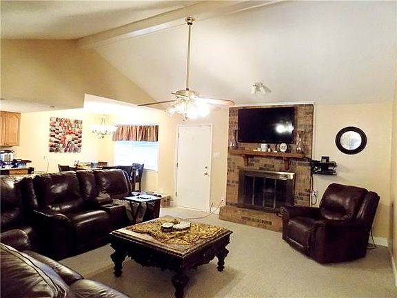 4th image of 500 Fairlawn Dr