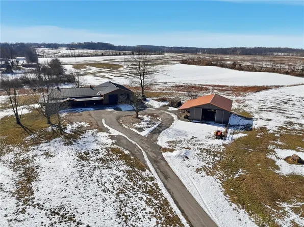 5749 W Welcome Rd, Hillsboro, OH 45133
