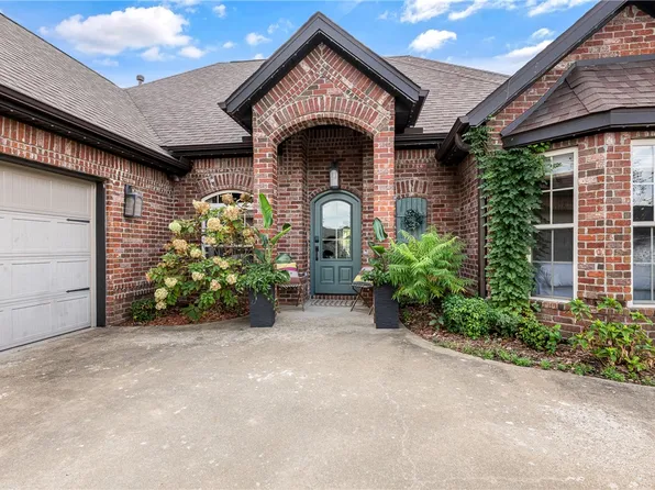 2203 SW Nutmeg St, Bentonville, AR 72712