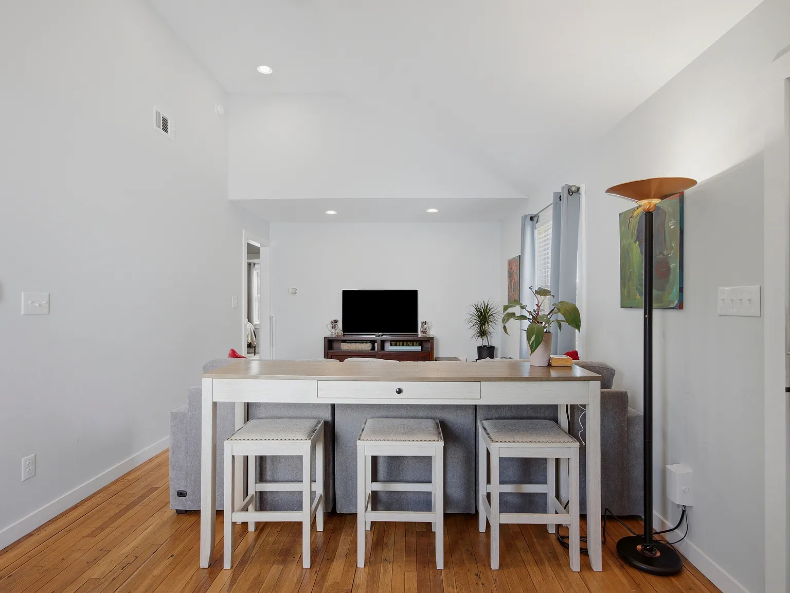 3 bed, 1.5 bath, 984 sqft, $1,800 — Photo 4