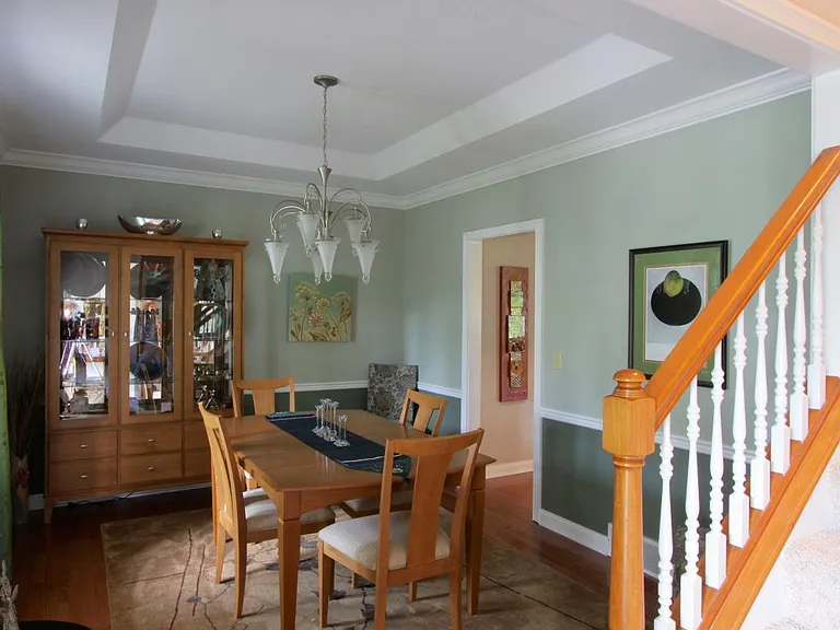 678 Union Dr — Photo 2
