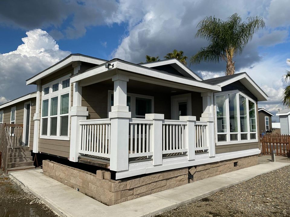 1st image of 218 El Bosque Dr #218