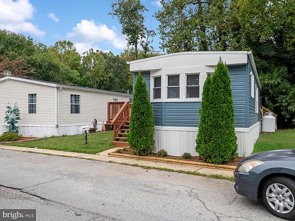 3rd image of 9402 Beech Park St