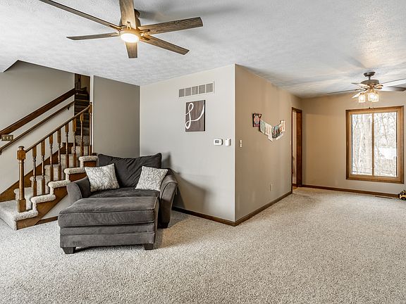 4th image of 1103 Ridgeway Dr