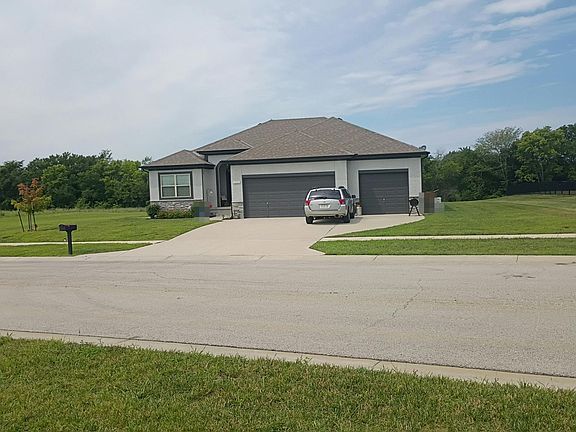 2nd image of 1023 S Remington Dr