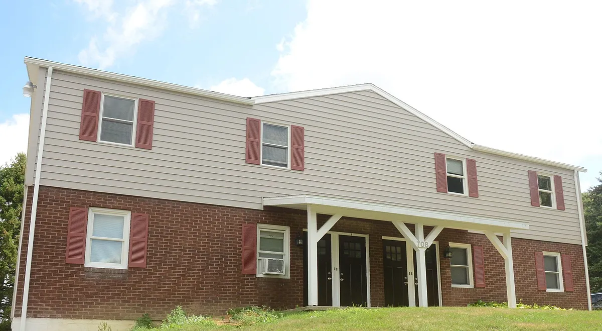 Building Photo - 708 Torrey Ln