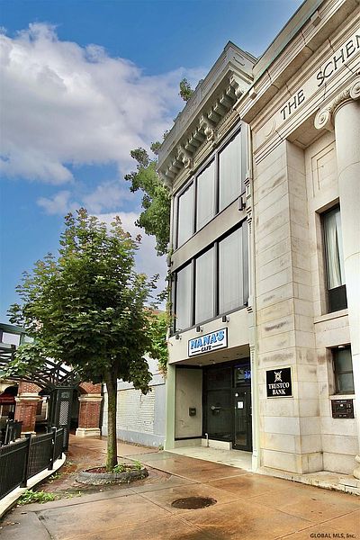 4th image of 322 STATE Street