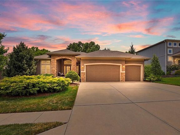 2nd image of 4407 NE 94th Ct