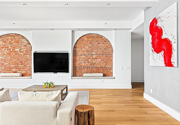 4th image of 15 Hubert St APT 3C