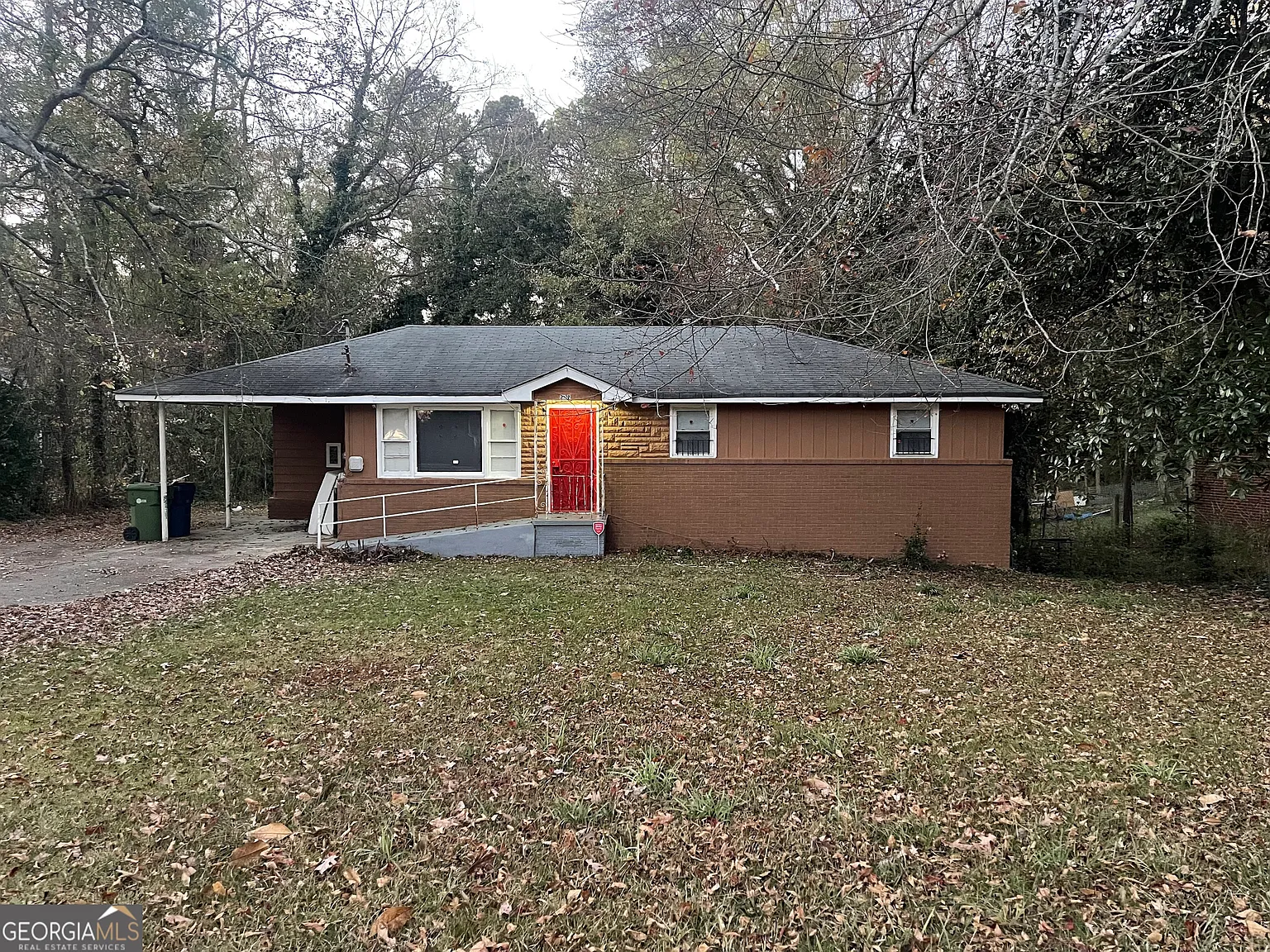 207 Howell Dr SW photo 1