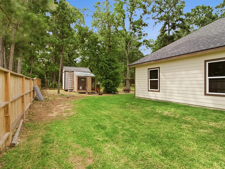 16529 Kingsbury Dr — Photo 24