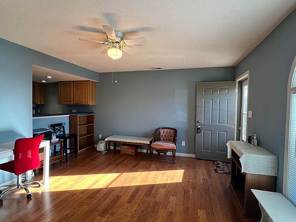 2nd image of 3455 S Oaklawn Cir