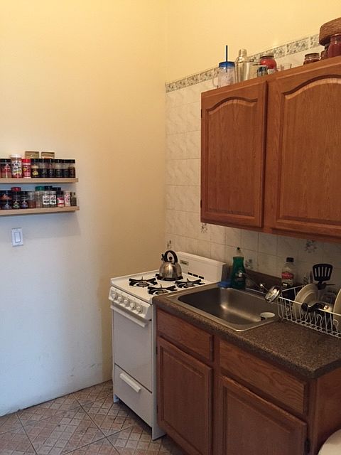 2nd image of 578 Onderdonk Ave #1