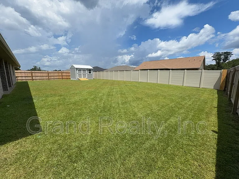 6264 Pineapple Dr — Photo 32
