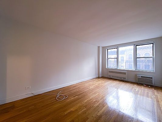 1st image of 150 E 30th St APT 6F