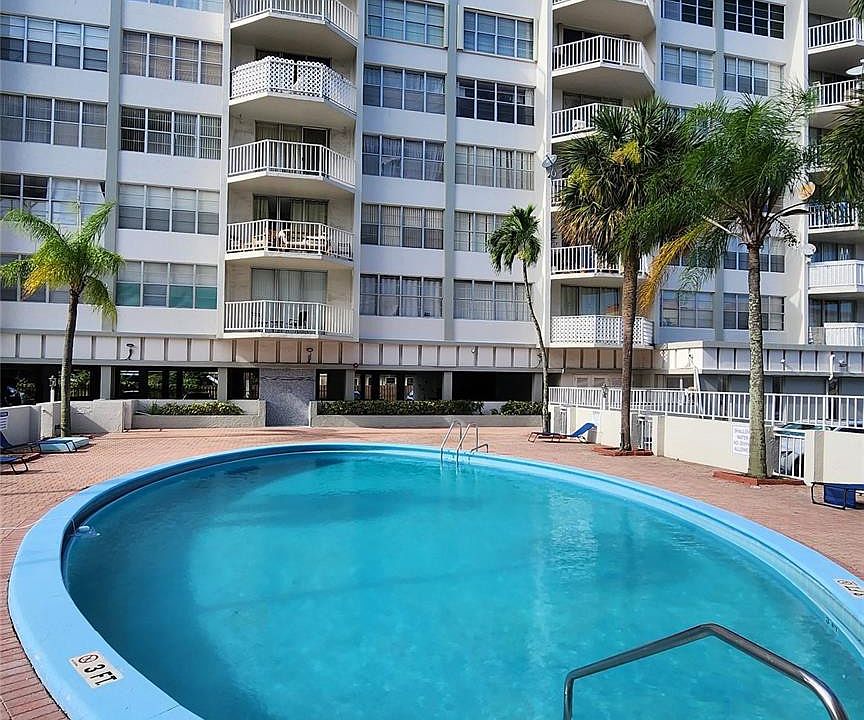 1st image of 16740 NE 9th Avenue #807
