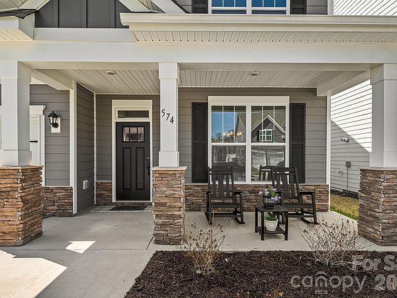 3rd image of 574 Fox Cove Rd