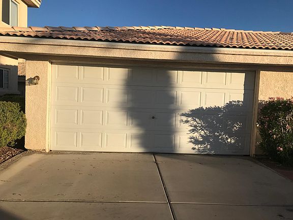 3rd image of 311 Phyllis Dr Unit 4