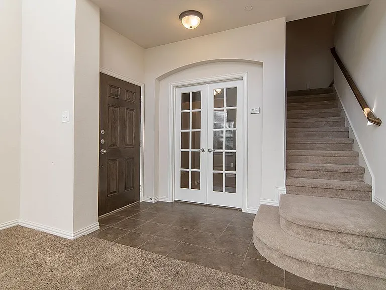 8740 Bigelow Dr — Photo 2